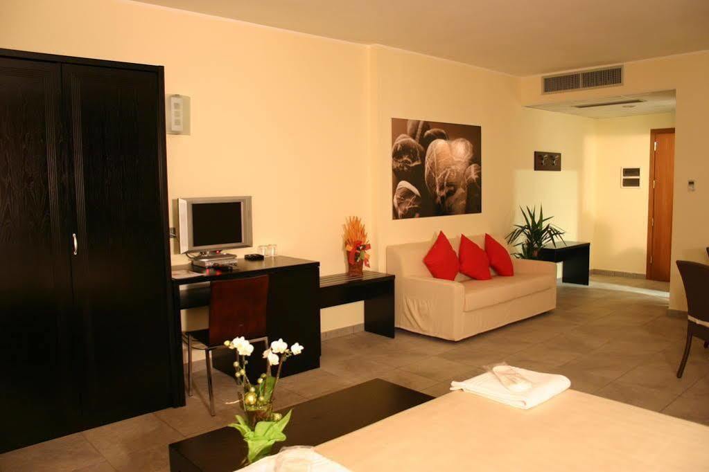 Hotel Le Sorgenti Пополи Екстериор снимка